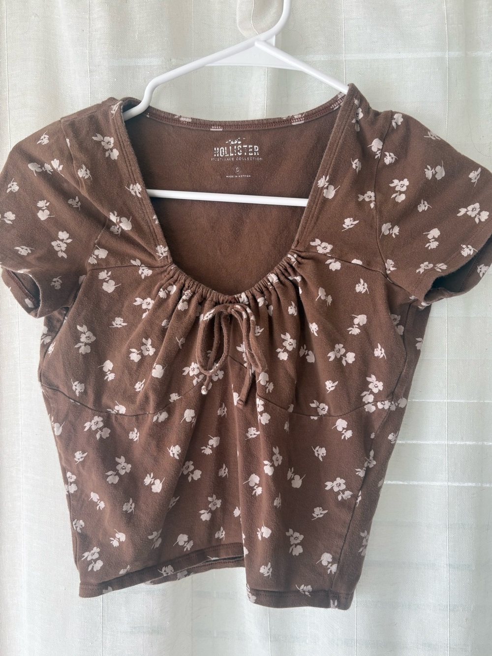 Hollister Brown Floral Tie-Front Crop Top